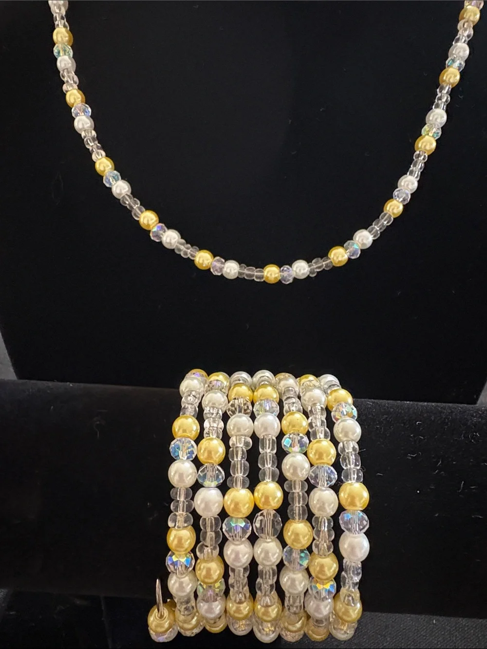Gold and Pearl Beaded Women’s Necklace & Bracelet Set